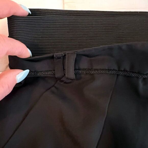 BB Dakota Black Tulip Mini Skirt size 2 - Picture 2 of 5